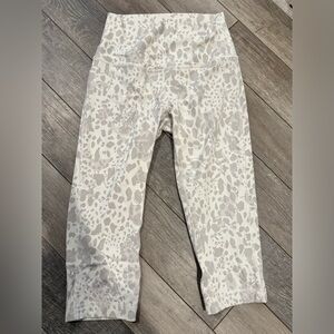 lululemon athletica woman’s Gray Patterned Leggings